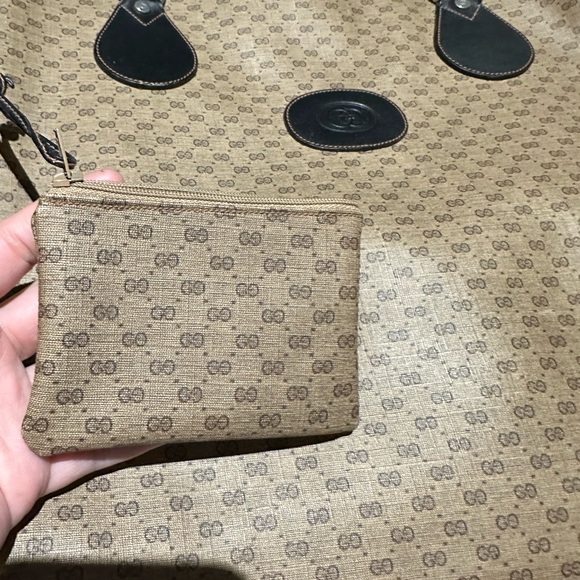 Gucci Brown Monogram Tote Bag - Picture 5 of 17